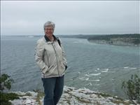 Eva ett par meter fr�n klippkanten