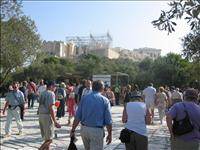P vg upp mot Akropolis