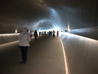 Tunneln är metallklädd och riktigt snygg