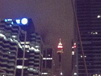 Sydney Tower låg alldeles intill hotellet.