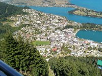 Här ser man hela Queenstown från gondolbanans topp