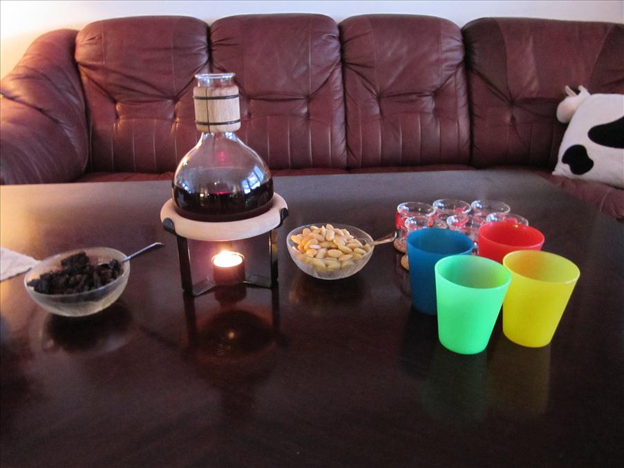 Glggen vntar p att drickas upp. Julmust till barnbarnen...