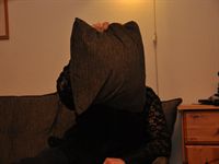 Vem finns bakom kudden?