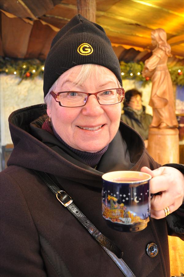 Eva dricker gl�wein