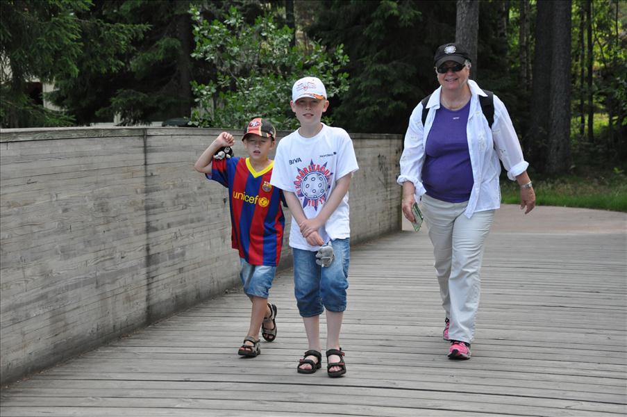 Sista biten till parkeringen efter 5,5 timmar i Kolm�rdens djurpark