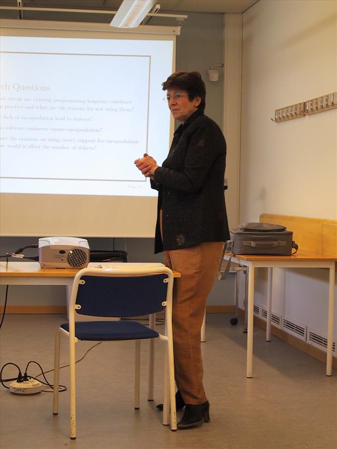 Handledaren ville ocks� diskutera n�gra fr�gor och...