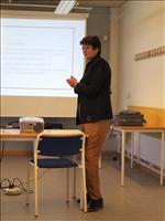 Handledaren ville ocks� diskutera n�gra fr�gor och...