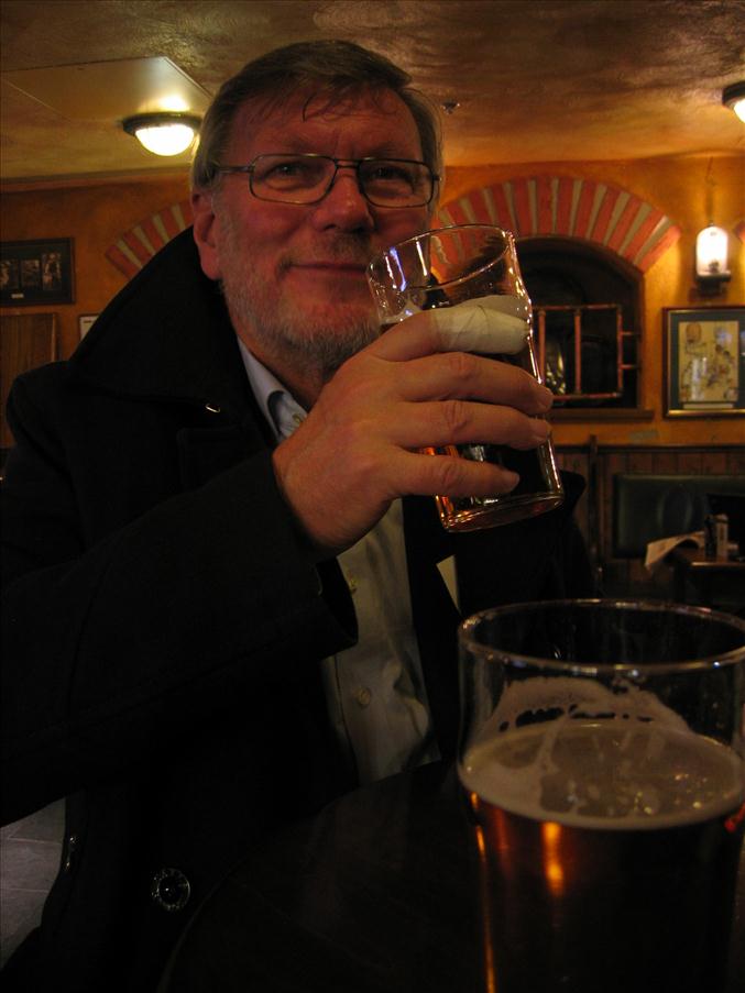P� flygplatsen finns en trevlig pub som bara m�ste bes�kas