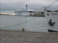 Båtarna från Sverige hade kommit in, både Silja line och...