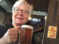 Vi gick en sväng på förmiddagen och lyssnade på alla olika grupper som spelade på gatorna tills vi hittade ett vattenhål - The Jackson Brewery.