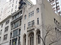 Svenska kyrkan, på East 48th Street, som har sålt luftrummet ovanför till grannen