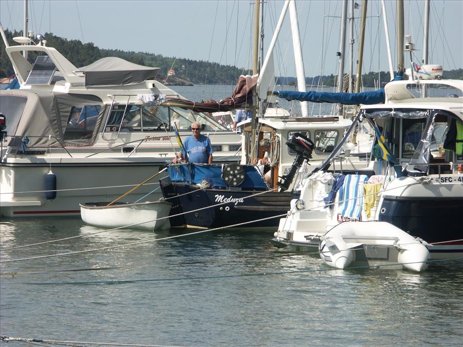 Ett stopp p� Grinda - som �r utsatt f�r mycket svall fr�n b�tarna utanf�r