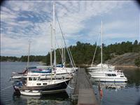 Efter N�sslingen �kte vi vidare - h�r ett stopp i Finnhamn