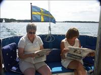 Vi fick naturligtvis �ven tidningen som studeras noggrant