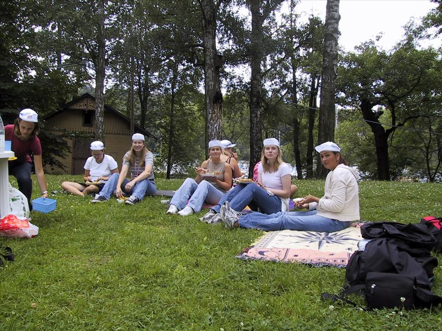 Picnic i det gr�na, Carina A, Sabina, Mia, Jenny, Victoria & Anna