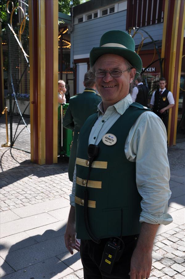 Kenneth fr�n Gamla stan var d�r ikl�dd hatt
