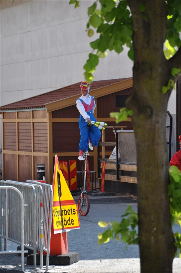 �nnu en Gr�nanmedarbetare, nu p� cykel