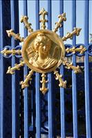 P� grinden intill Djurg�rdsbron
