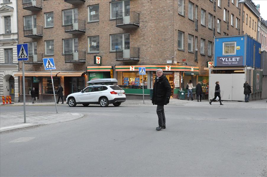 Vi hade st�mt tr�ff med Ronny d�r - och h�r kommer han!