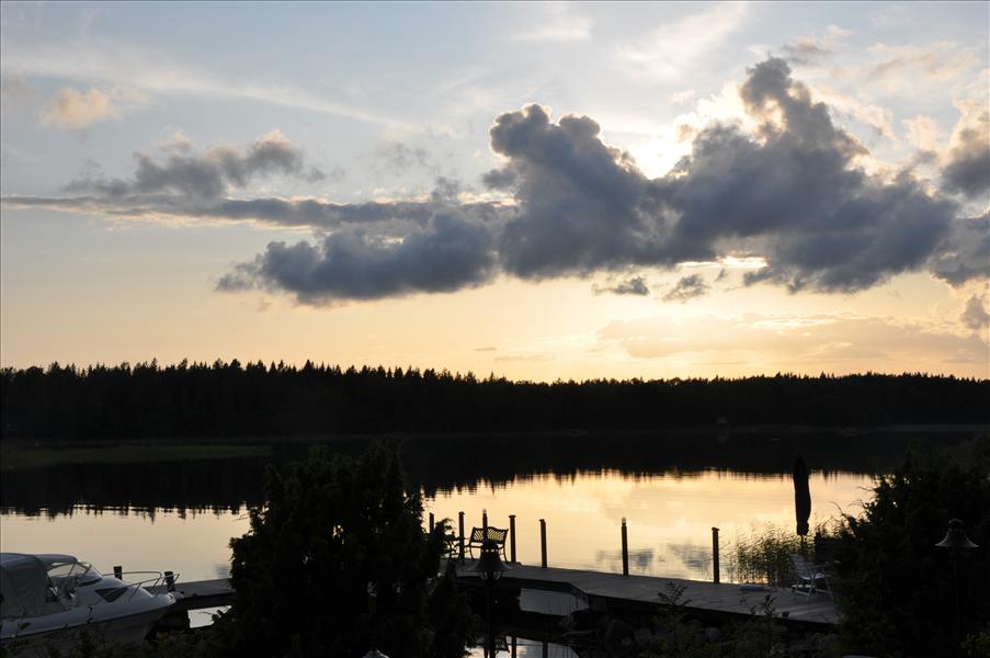 Solen �r p� v�g ned