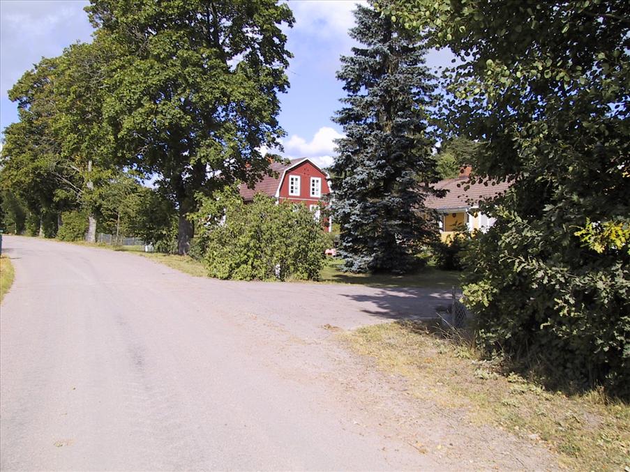 The Enderlein residence i lummig gr�nska.