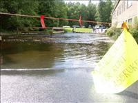 Regnet hade �st ned i Lindshammar. Detta var inte den enda �versv�mningen vi s�g.