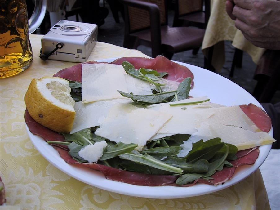 Parmaskinka med parmesanost - en perfekt matr�tt i v�rmen