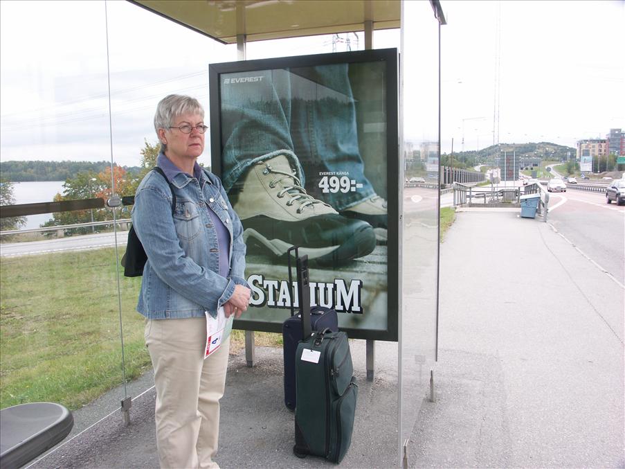 I v�ntan p� Arlandabussen