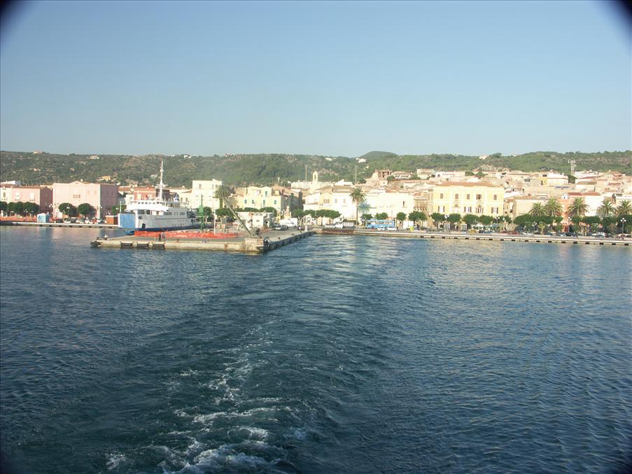 Nu l�mnar vi Carloforte