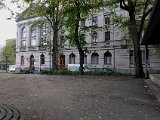 Vi försökte hitta Janitscharen, ett känt vattenhål på 60-talet, men kom fram till att det legat här framför frimurarhuset