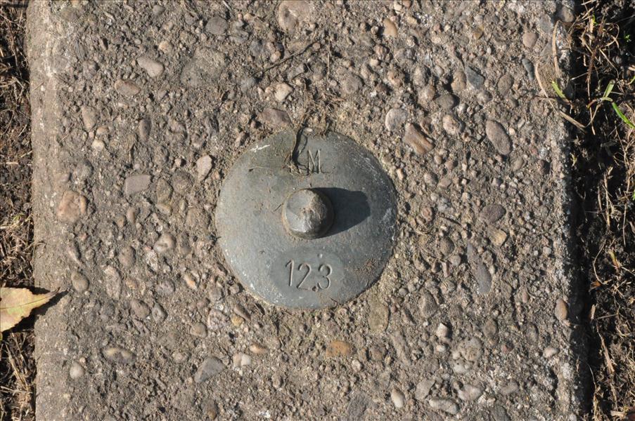 Det finns �ven avst�ndsmarkeringar var hundrade meter