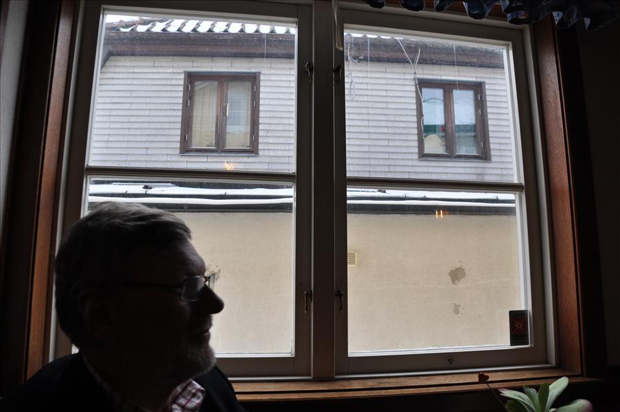Vi fick f�nsterbord, men Pelle klagar p� att utsikten var begr�nsad...
