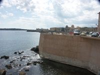 Vi gjorde ett stopp i Syrakusa f�r att �ta lunch p� restaurangen som alltid var �ppen - dock inte vid v�rt bes�k