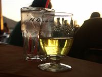 En Pernod till solnedg�ngen