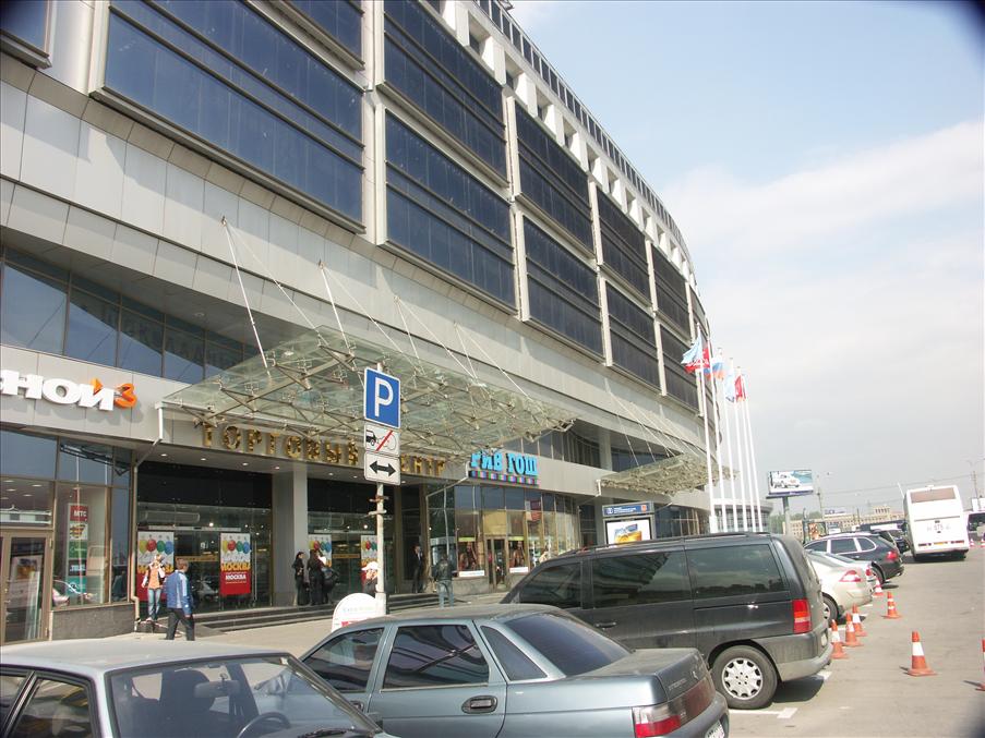 Hotell Moskva d�r vi bodde ligger bra till, endast tv� stationer fr�n centrum.