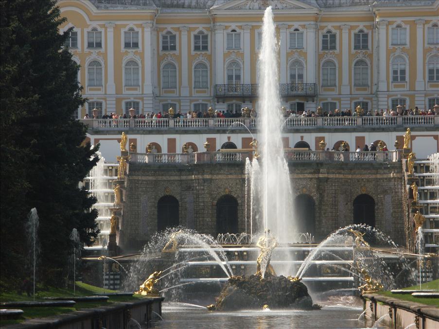 Den centrala font�nen �r imponerande