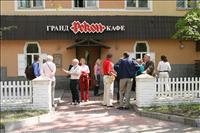 H�r har vi �tit lunch innan vi �kte till flygplatsen f�r vidare transport hem