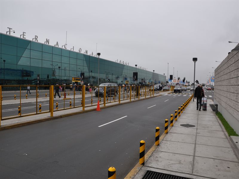 Limas flygterminal. Inrikesflyget ligger l�ngst bort.