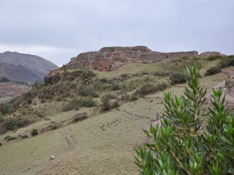 P� lite h�ll s�g vi ocks� denna kontrollstation - inkaindianerna r�knade hur m�nga som kom och l�mnade Cusco