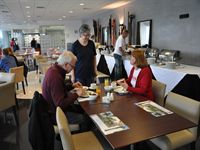 Tidig morgon �ven idag - frukost p� hotellet