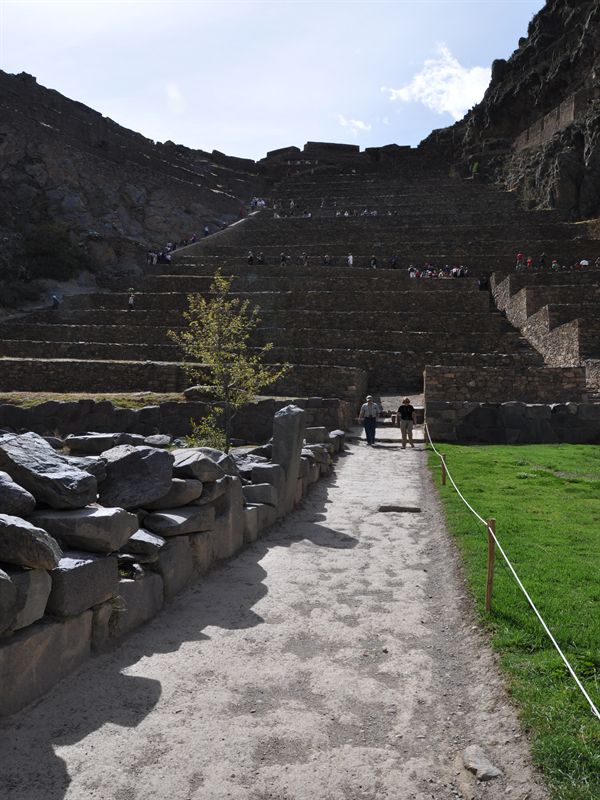 Vi ska g� upp i inkafortet i Ollantaytambo