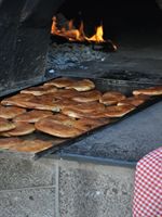 Nybakade fyllda br�d, Empanadas, f�r 2 Sol (5 kr)
