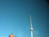 Vi passerar Alexanderplatz på väg mot Polska gränsen.