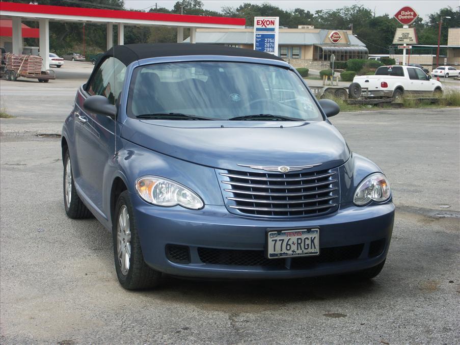 V�r hyrbil, en Chrysler Cruiser