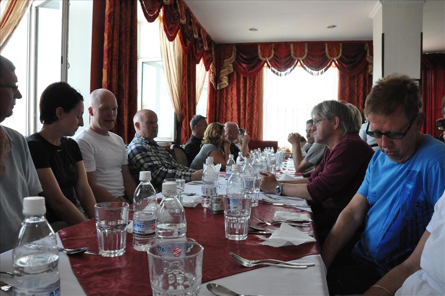 Framme i Ulan Bator igen och nu �r det dags f�r lunch