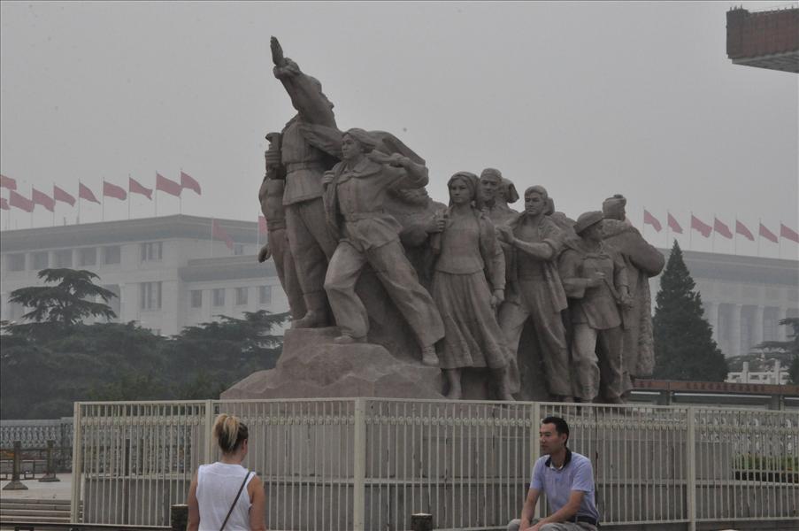 Denna st�r framf�r Mao's mausoleum