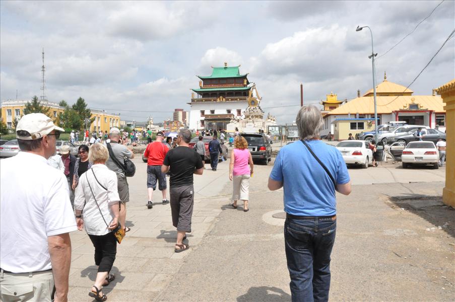 P� v�g mot det st�rre templet