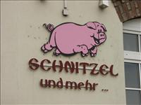 H�r finns ett schnitzelhus d�r m�nga olika schnitzlar severas
