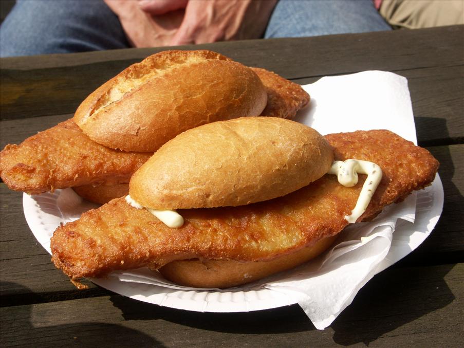 Vi bron (Brostugan med tanke p� alla motorcyklar...) serverades denna l�ckra 