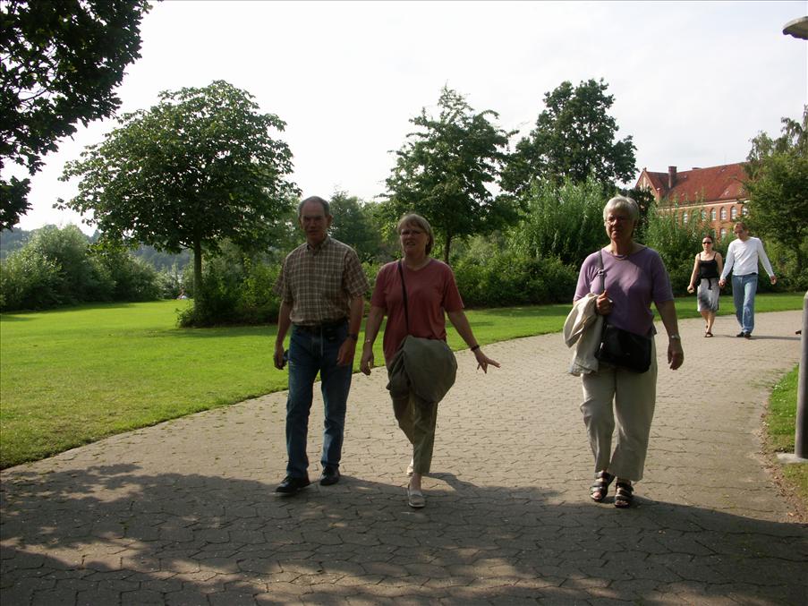 Vi tog strandpromenaden till n�sta vattenh�l